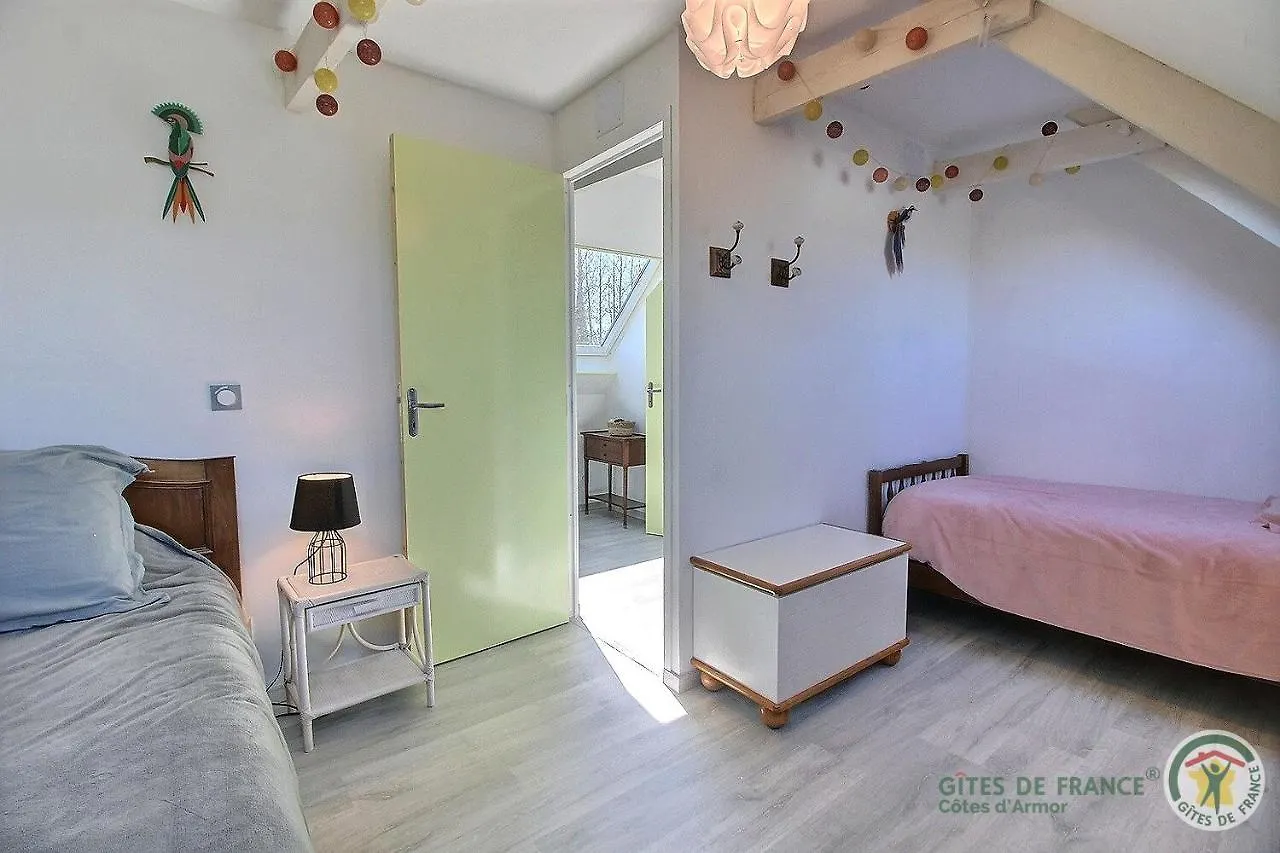 Le Nid D'Hirondelles Villa Bourbriac France